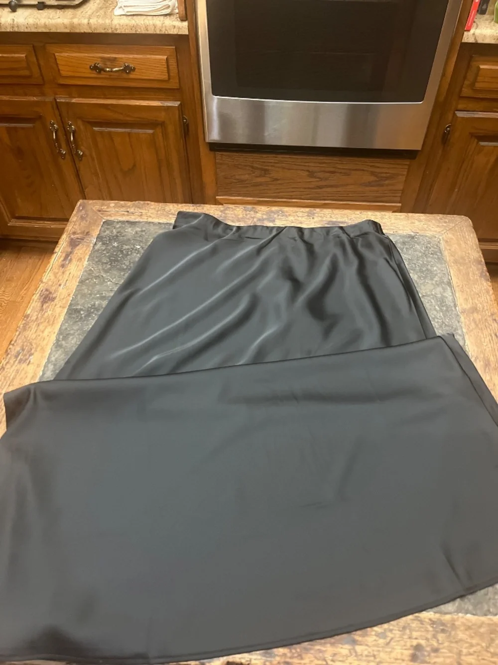 NWT Truth by Republican Satin Fabric Skirt in Black. Sz. Lg.